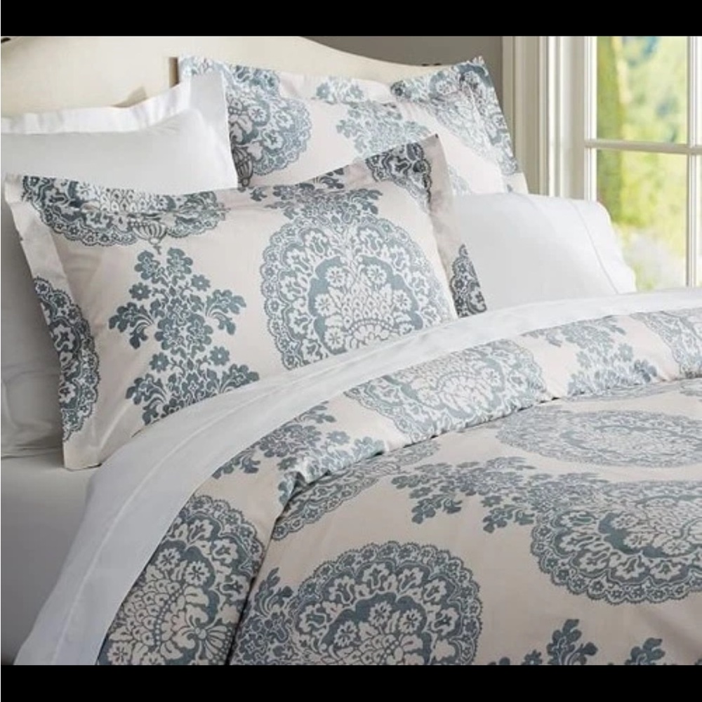 Pottery Barn White Comforter with Blue Medallion Print